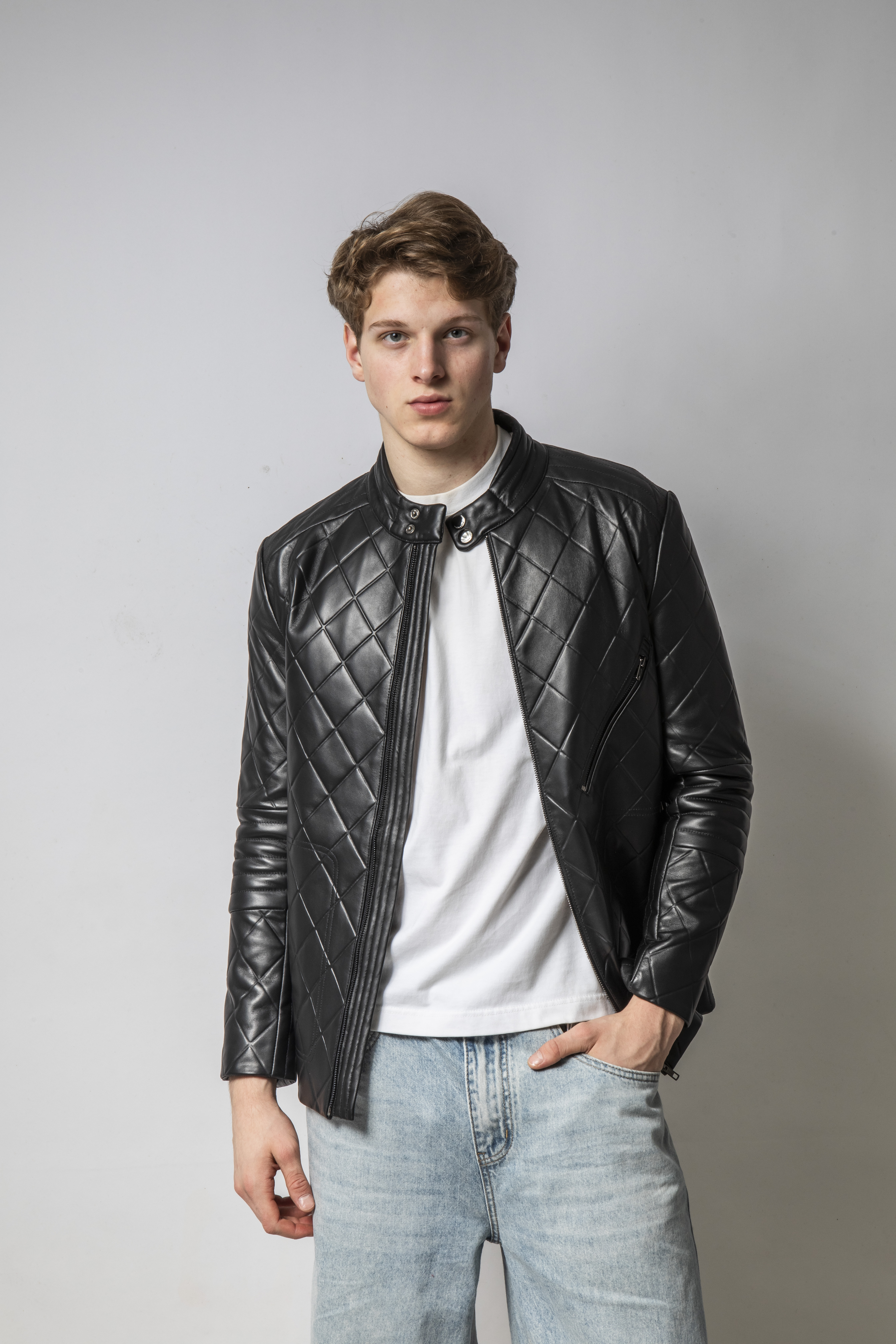 IM2602Black